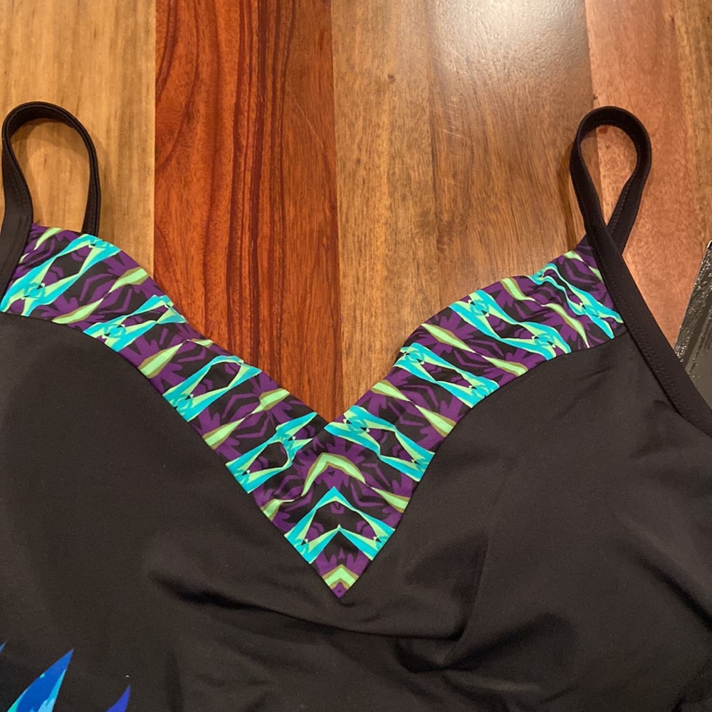 Aqua green woman’s one piece bathing suit - Picture 4 of 8